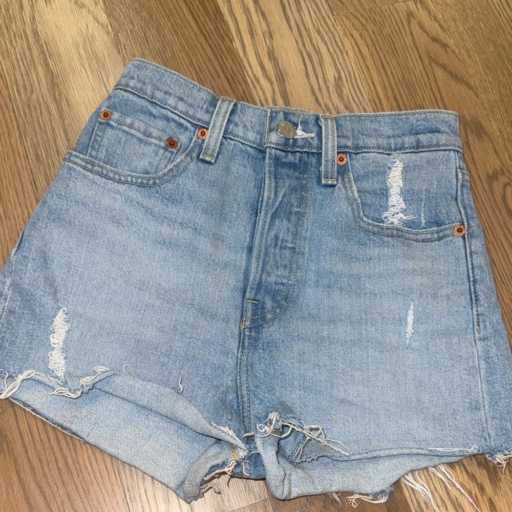 Levi's Ribcage Short - Picture 3 of 5
